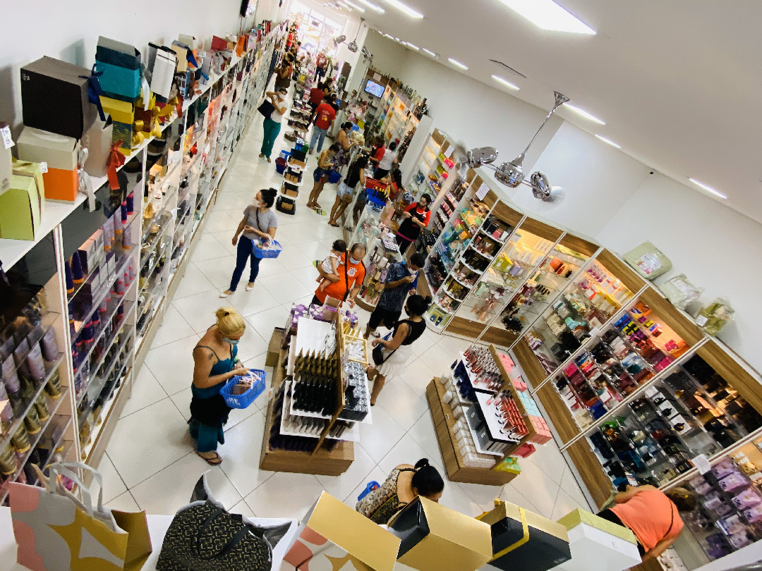Interior da Mega Loja Multimarcas do Salão do Carlinhos